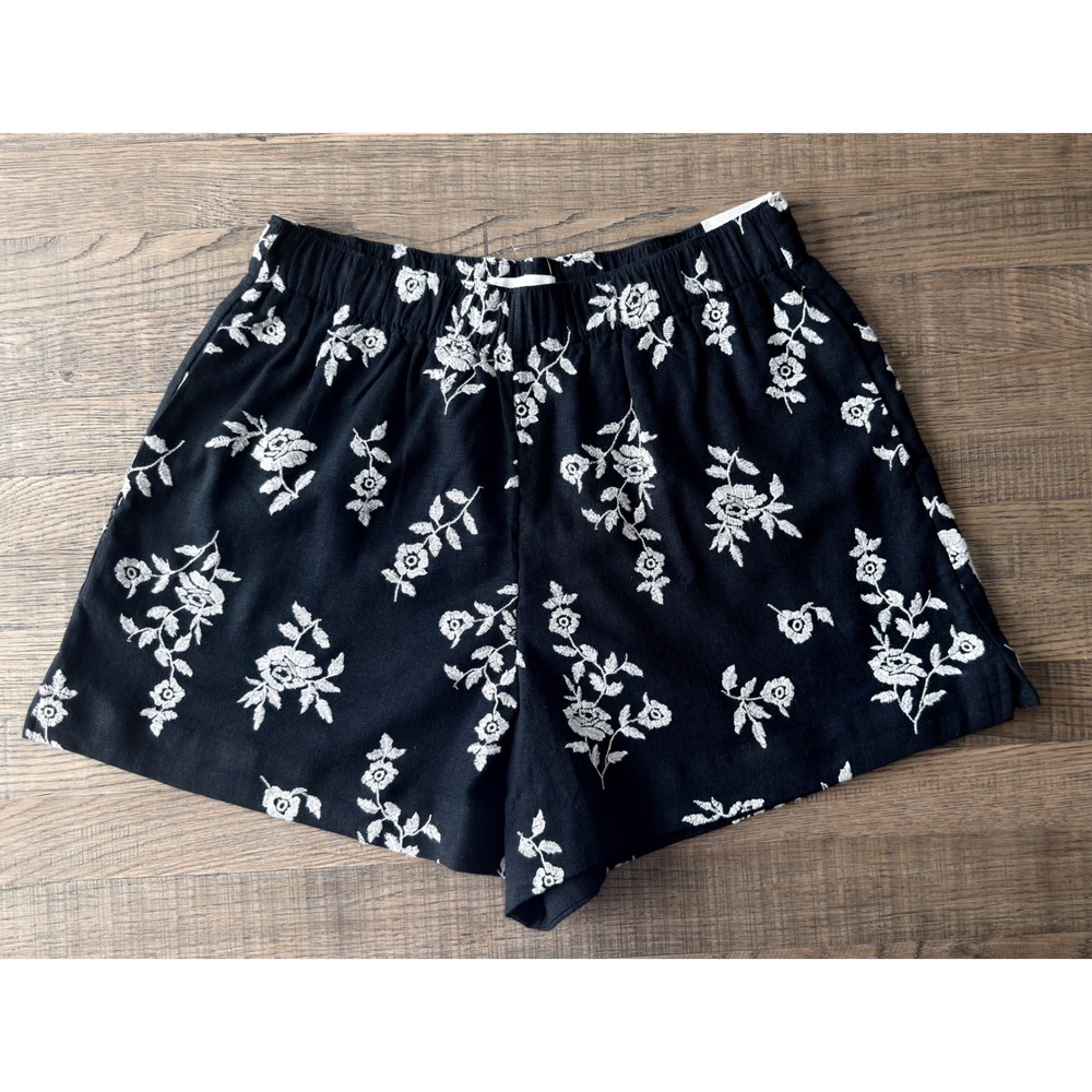 Abercrombie & Fitch Womens Black Floral Embroidered Ultra High Rise Shorts L